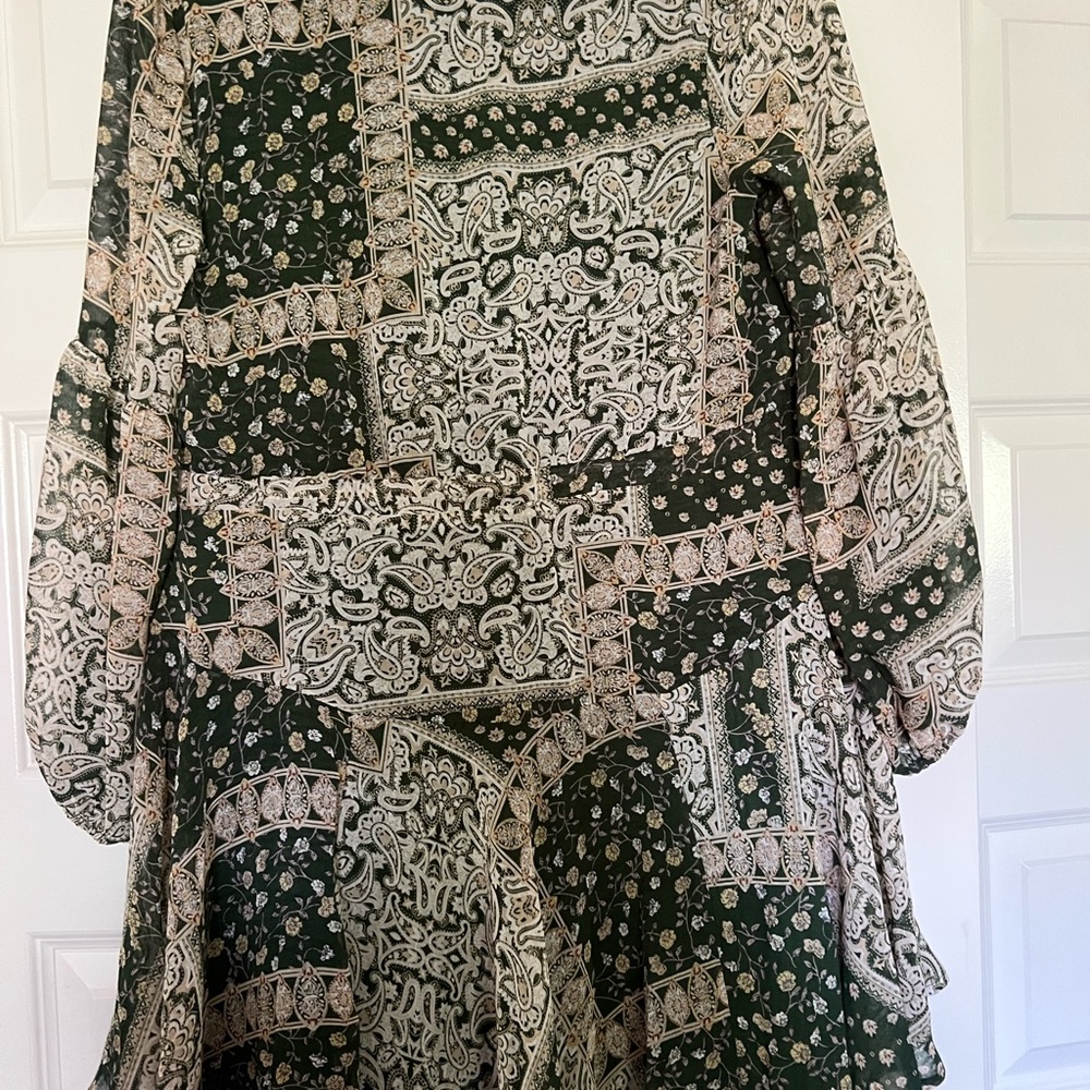 Entro women’s size small paisley and floral print mini dress - Picture 3 of 4